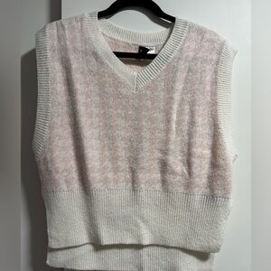 H&M V-Neck Sweater Vest in Cream and Pink